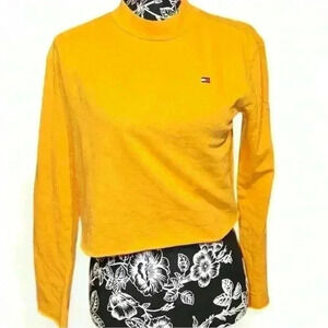 ☀️ Tommy Hilfiger - Marigold Long Sleeve Crop Top- Women’s XS ☀️